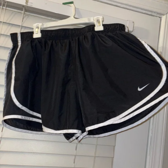 Nike Dri- Fit Women's Black Running Shorts Size XXL - Picture 3 of 6